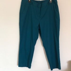 Worthington curvy fit capris pants teal color